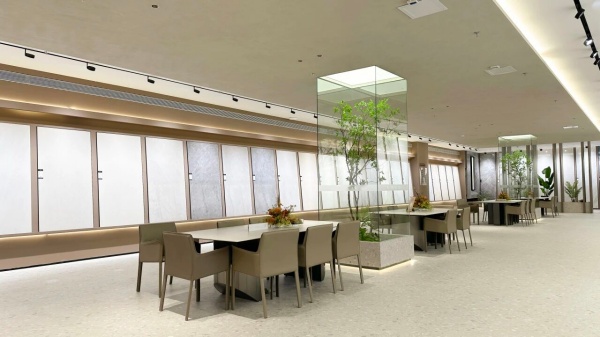 展廳煥新升級壹號瓷磚巖板總部展廳，讓高階審美以極致細節落地